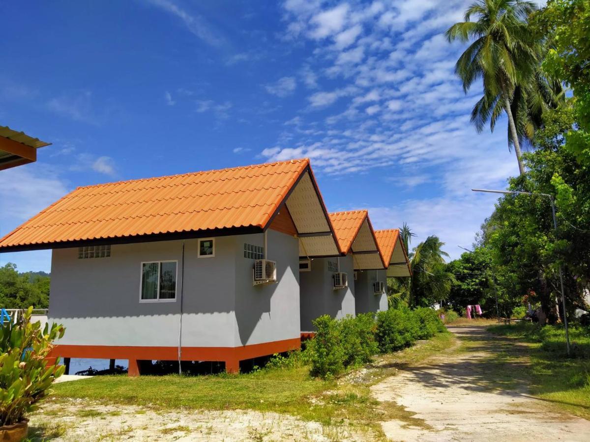 Khum Thong Resort Takuapa Екстер'єр фото
