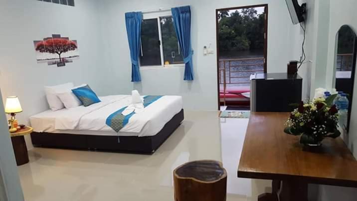 Khum Thong Resort Takuapa Екстер'єр фото