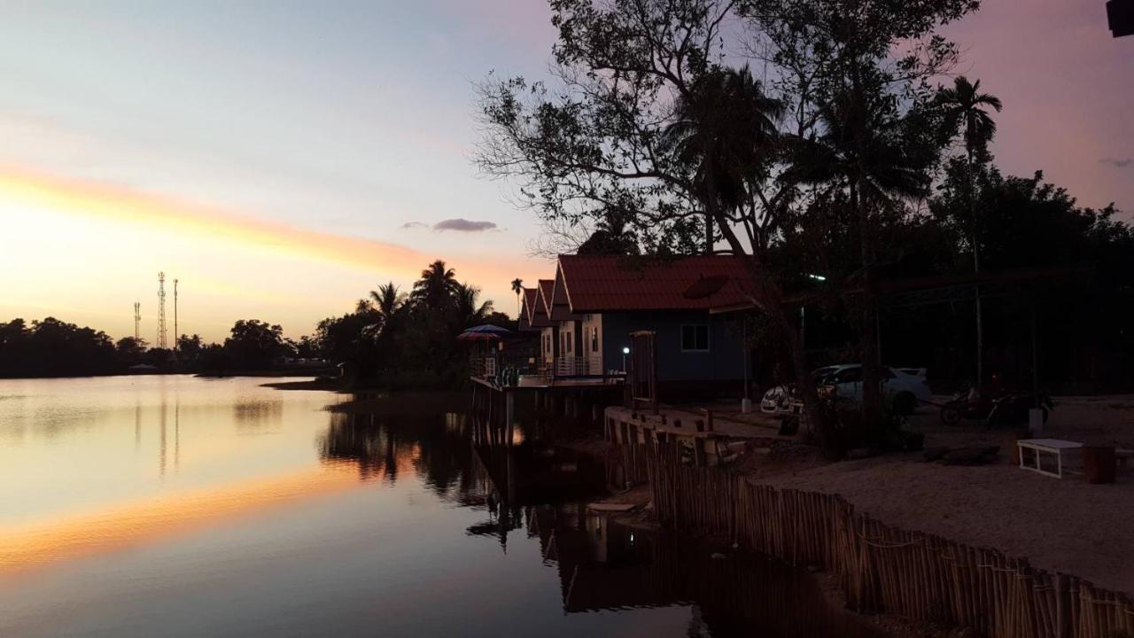 Khum Thong Resort Takuapa Екстер'єр фото